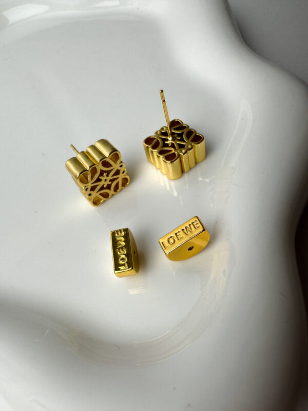 Aretes LOEWE